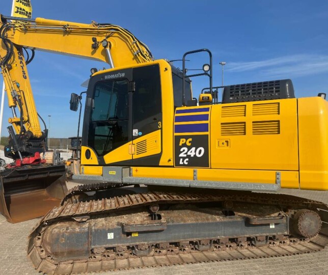 Komatsu PC 240LC-11