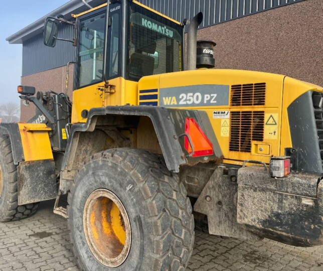 Komatsu WA 250 PZ-5
