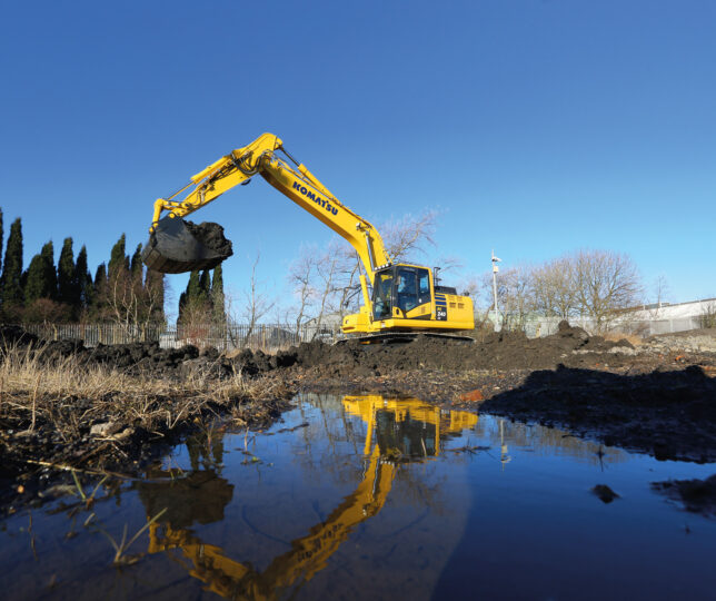 KOMATSU PC240LC-11EO
