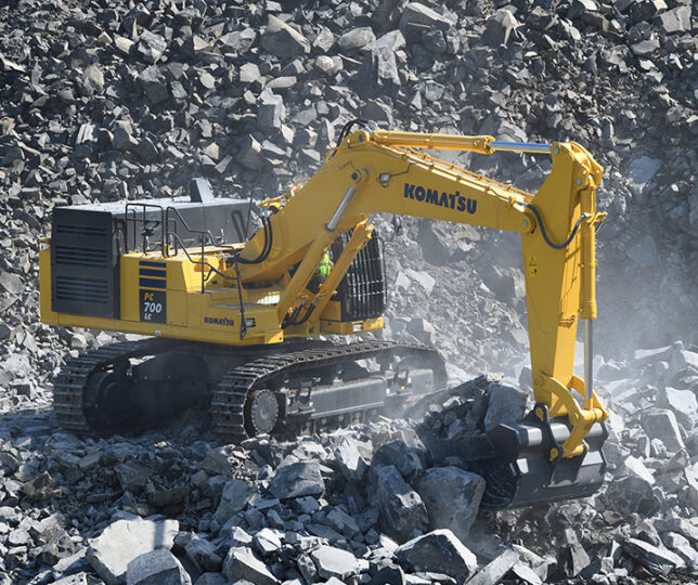 KOMATSU PC700LC-11
