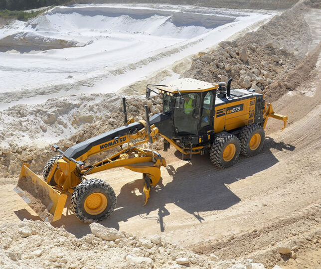 KOMATSU GD 675-7